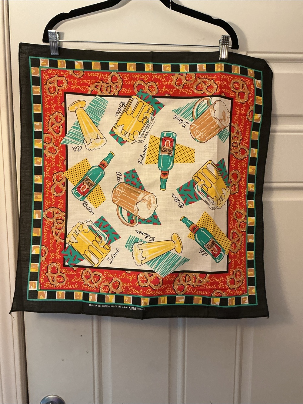 Vintage 50/50 Made in USA Beer Stout Pilsner Ale and Pretzels Bandana 22”x22